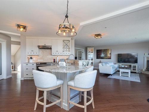 3321 Edgewood Dr, Nanaimo, BC - Indoor Photo Showing Dining Room