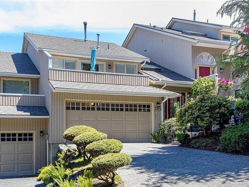 3321 Edgewood Dr, Nanaimo, BC - Outdoor With Balcony