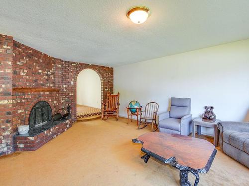 2841 Roseborough Ave, Port Alberni, BC - Indoor Photo Showing Living Room With Fireplace