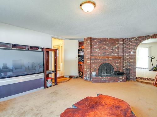 2841 Roseborough Ave, Port Alberni, BC - Indoor With Fireplace