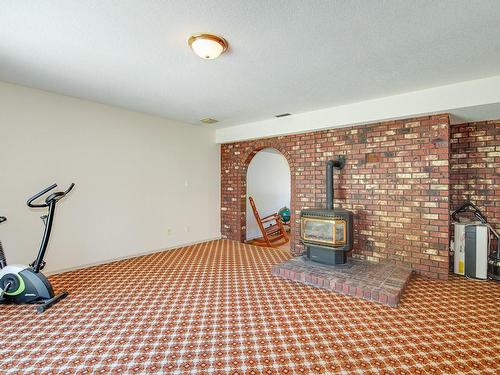 2841 Roseborough Ave, Port Alberni, BC - Indoor With Fireplace