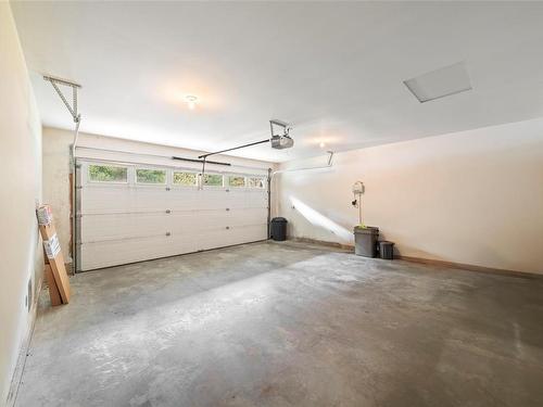 3048 Phillips Rd, Sooke, BC - Indoor Photo Showing Garage