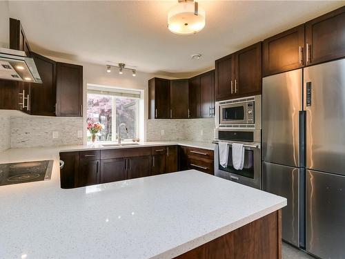 624 Howard Ave, Nanaimo, BC - Indoor Photo Showing Kitchen