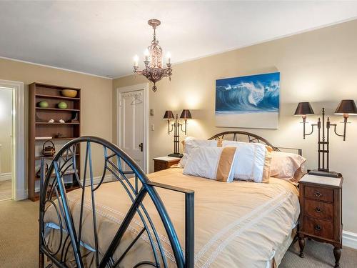 1030 St. Charles St, Victoria, BC - Indoor Photo Showing Bedroom