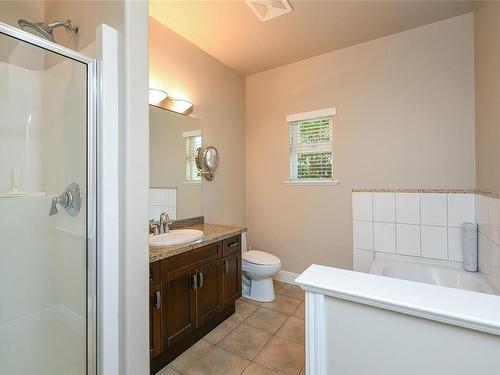 116-3666 Royal Vista Way, Courtenay, BC - Indoor Photo Showing Bathroom