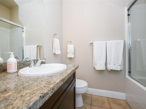116-3666 Royal Vista Way, Courtenay, BC - Indoor Photo Showing Bathroom