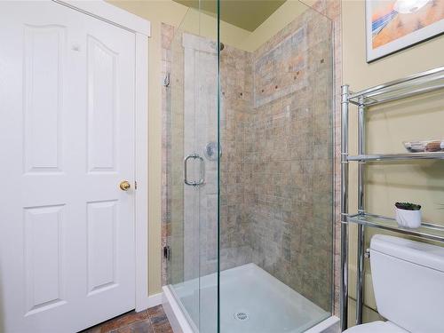 4116 Orchard Cir, Nanaimo, BC - Indoor Photo Showing Bathroom