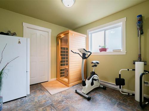 4116 Orchard Cir, Nanaimo, BC - Indoor Photo Showing Bedroom