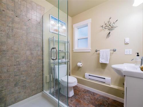 4116 Orchard Cir, Nanaimo, BC - Indoor Photo Showing Bathroom