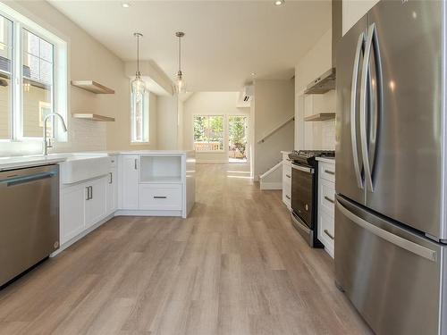 101-3003 Keystone Dr, Duncan, BC - Indoor Photo Showing Kitchen With Upgraded Kitchen