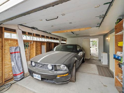 293 Cypress Ave, Kamloops, BC - Indoor Photo Showing Garage