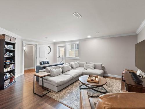 3025 Visao Court, Kamloops, BC - Indoor Photo Showing Living Room