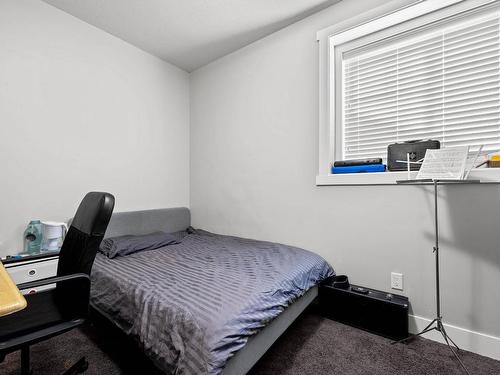 27-460 Azure Place, Kamloops, BC - Indoor Photo Showing Bedroom