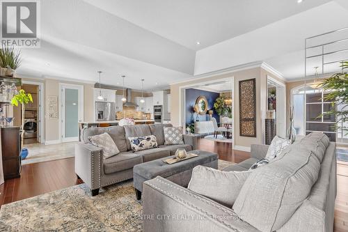 11 - 164 Woodholme Close, London, ON - Indoor Photo Showing Living Room