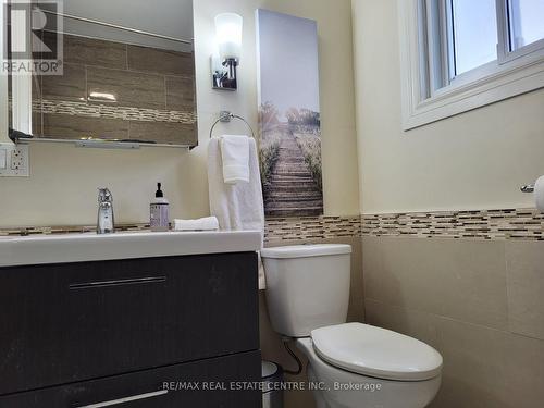 51 Crooks Street, Hamilton, ON - Indoor Photo Showing Bathroom