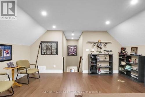 6 - 7091 Clayton Walk, London, ON - Indoor