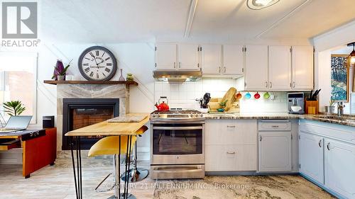 213 Bay Street E, Blue Mountains, ON - Indoor Photo Showing Kitchen