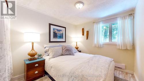 213 Bay Street E, Blue Mountains, ON - Indoor Photo Showing Bedroom