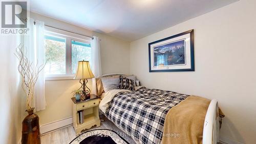 213 Bay Street E, Blue Mountains, ON - Indoor Photo Showing Bedroom