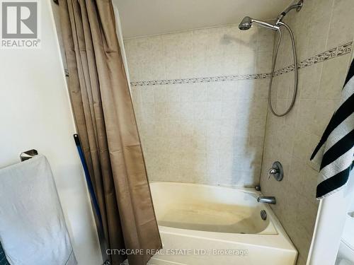 45 Lisbeth Crescent, Kawartha Lakes, ON - Indoor Photo Showing Bathroom