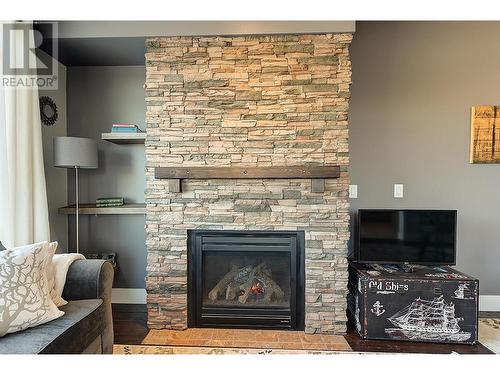 2532 Shoreline Drive Unit# 318, Lake Country, BC - Indoor Photo Showing Living Room With Fireplace