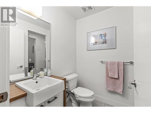 1289 Ellis Street Unit# 313, Kelowna, BC - Indoor Photo Showing Bathroom