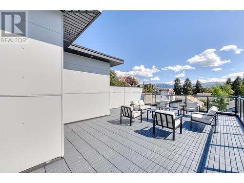 1034 Martin Avenue Unit# 4, Kelowna, BC - Outdoor With Exterior