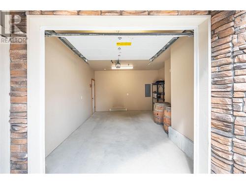 5015 Snowbird Way Unit# 29, Big White, BC - Indoor Photo Showing Garage