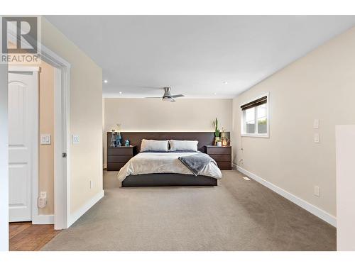 819 Cadder Avenue, Kelowna, BC - Indoor Photo Showing Bedroom