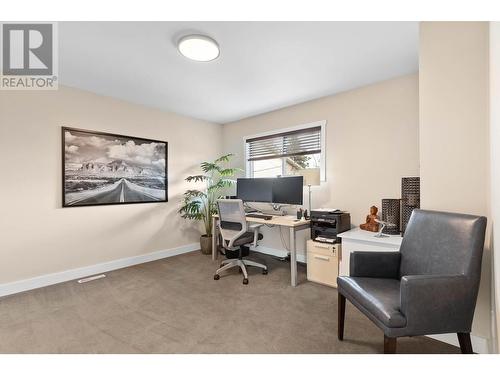 819 Cadder Avenue, Kelowna, BC - Indoor Photo Showing Office