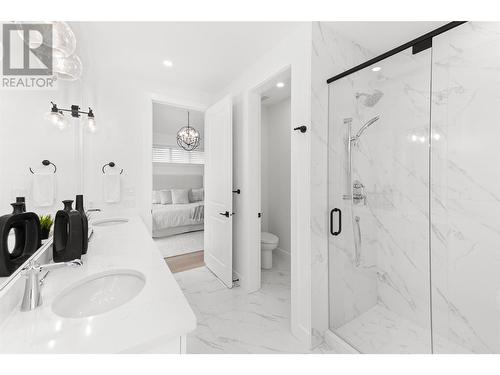 4956 Bucktail Lane, Kelowna, BC - Indoor Photo Showing Bathroom