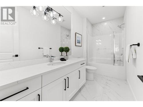 4956 Bucktail Lane, Kelowna, BC - Indoor Photo Showing Bathroom