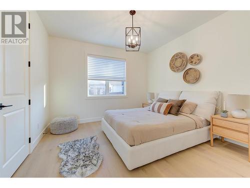 4956 Bucktail Lane, Kelowna, BC - Indoor Photo Showing Bedroom