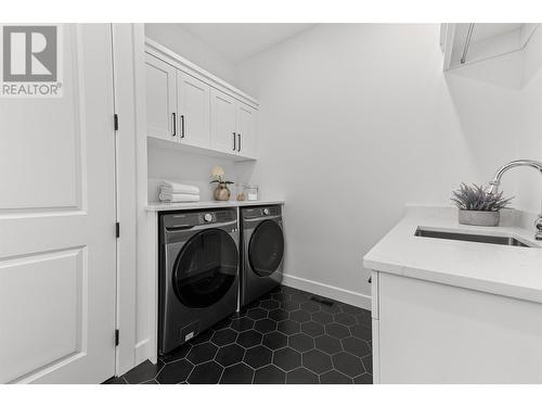 4956 Bucktail Lane, Kelowna, BC - Indoor Photo Showing Laundry Room