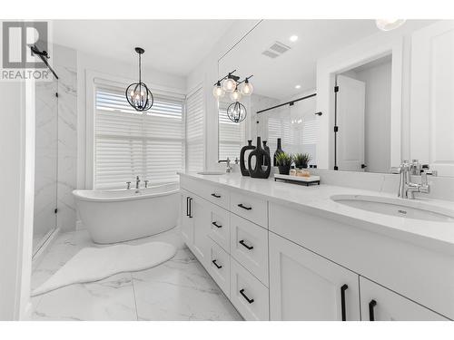 4956 Bucktail Lane, Kelowna, BC - Indoor Photo Showing Bathroom