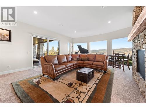 5650 The Edge Place Unit# 105, Kelowna, BC - Indoor Photo Showing Living Room