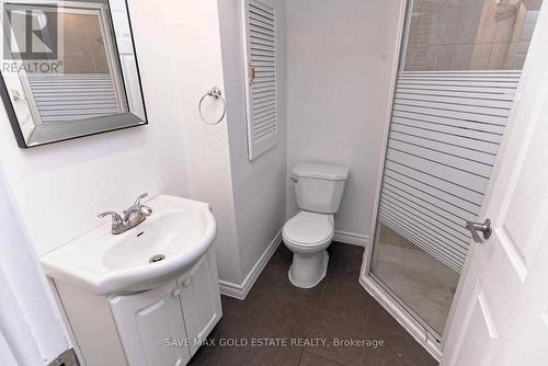 70 Lampman Crescent, Thorold, ON - Indoor Photo Showing Bathroom