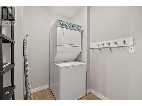 151 Taylor Road Unit# 317, Kelowna, BC - Indoor Photo Showing Laundry Room