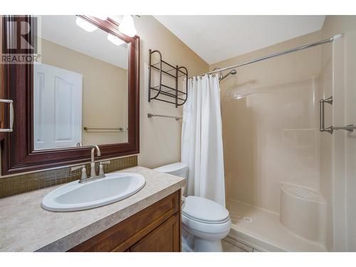 595 Yates Road Unit# 415, Kelowna, BC - Indoor Photo Showing Bathroom