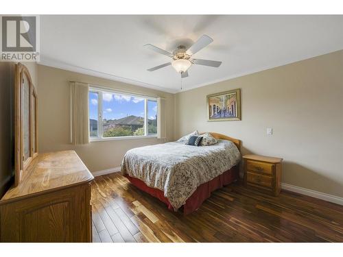 595 Yates Road Unit# 415, Kelowna, BC - Indoor Photo Showing Bedroom