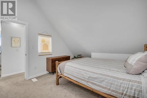 6952 Terazona Drive Unit# 408, Kelowna, BC - Indoor Photo Showing Bedroom