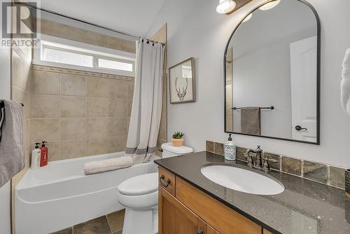 6952 Terazona Drive Unit# 408, Kelowna, BC - Indoor Photo Showing Bathroom