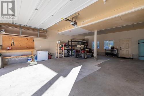 6952 Terazona Drive Unit# 408, Kelowna, BC - Indoor Photo Showing Garage
