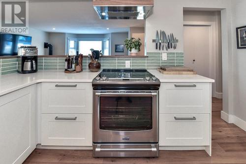 485 Curlew Drive, Kelowna, BC - Indoor Photo Showing Kitchen