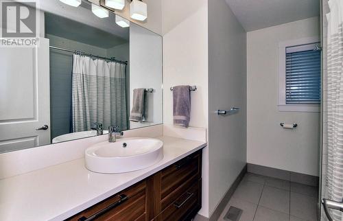 485 Curlew Drive, Kelowna, BC - Indoor Photo Showing Bathroom