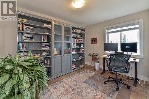 485 Curlew Drive, Kelowna, BC - Indoor Photo Showing Office