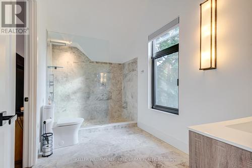1435 Applewood Road, Mississauga, ON - Indoor Photo Showing Bathroom