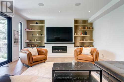 1435 Applewood Road, Mississauga, ON - Indoor Photo Showing Living Room With Fireplace