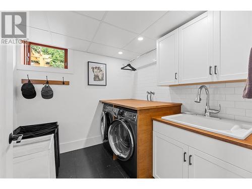 306 Yates Road, Kelowna, BC - Indoor Photo Showing Laundry Room