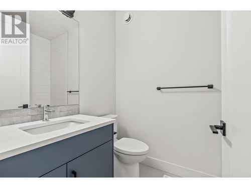 859 Melrose Street, Kelowna, BC - Indoor Photo Showing Bathroom